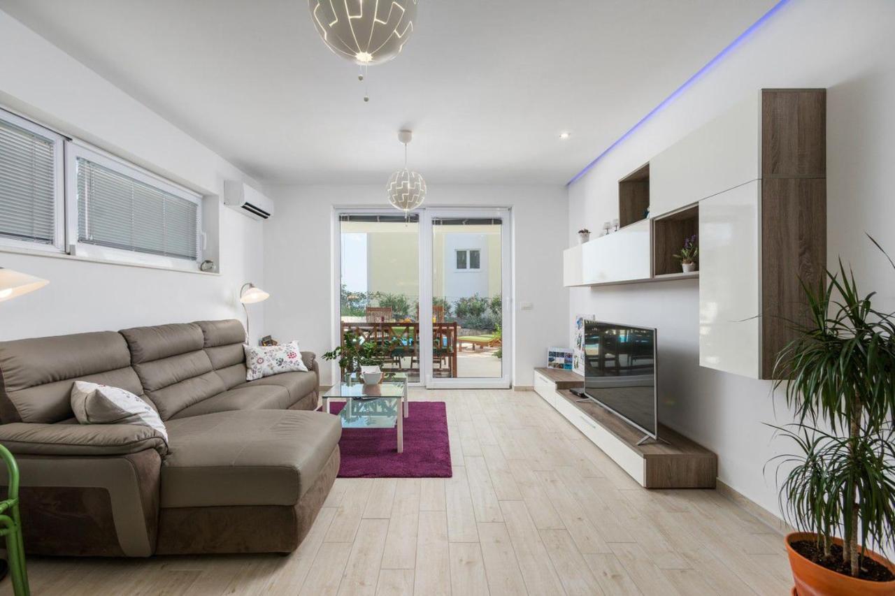 Lux Apartment Sandra Makarska Exteriör bild